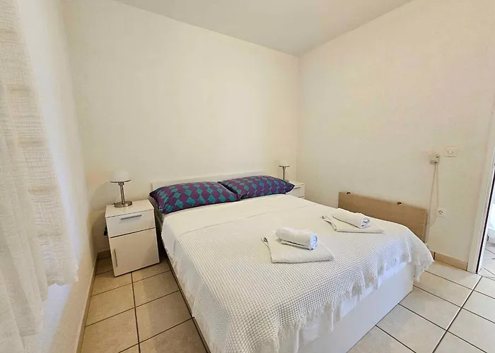 Διαμέρισμα In 15461 *