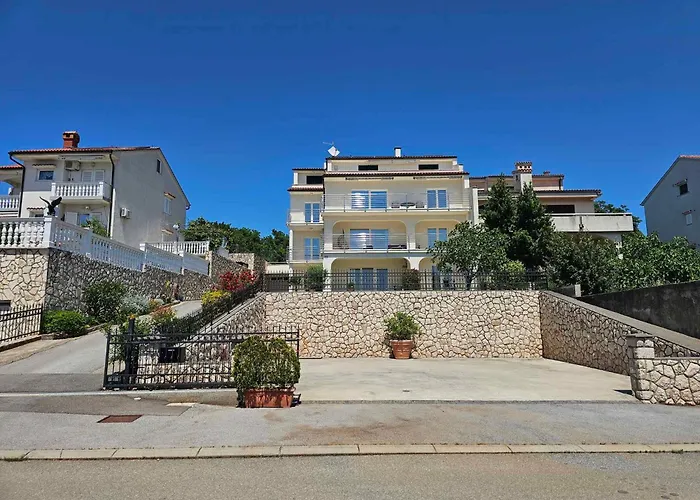 In 15461 Διαμέρισμα